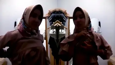 Bokep Indo Guru Jilbab Remas Toket Gede